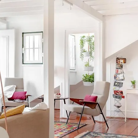 Plum Guide - Purr-fect Apartment