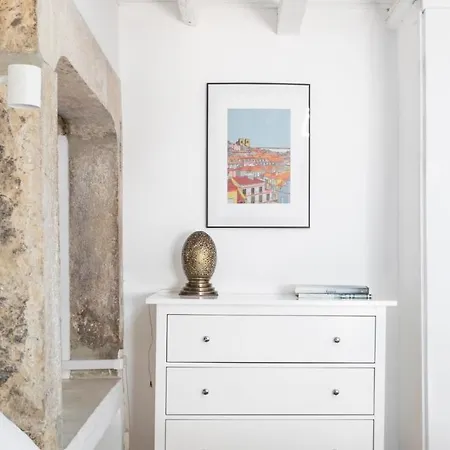 Apartment Plum Guide - Purr-fect